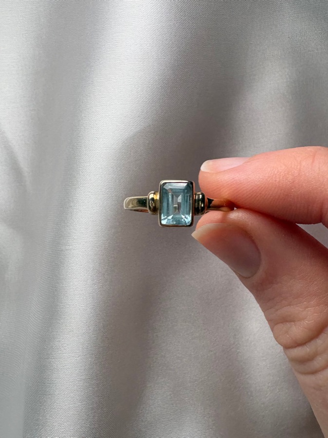 Button Blue