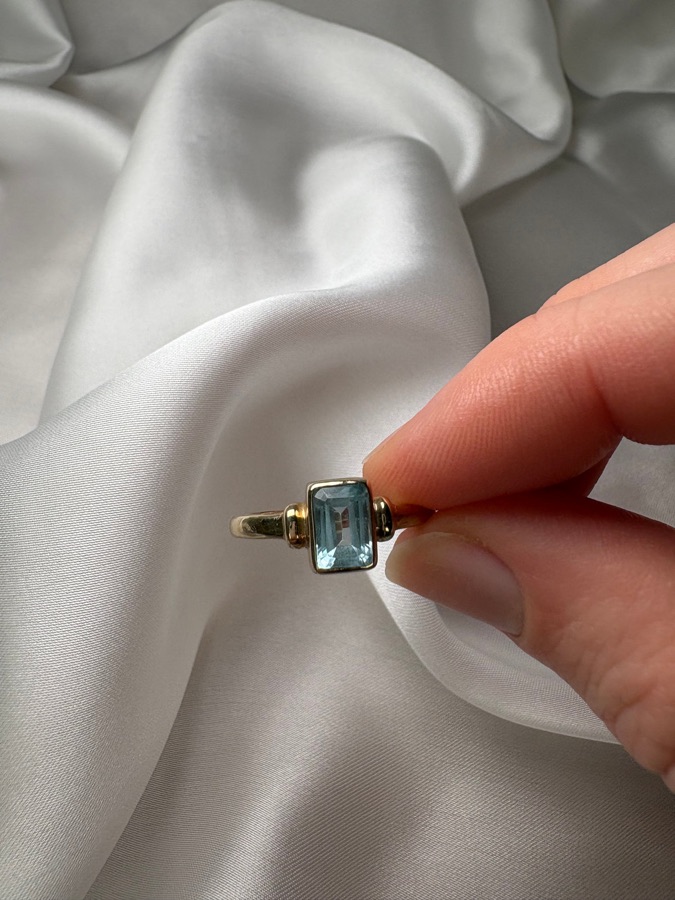 Button Blue, photo 7 of 11